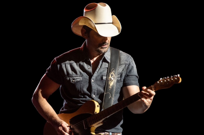 Brad Paisley at Lakeview Amphitheater